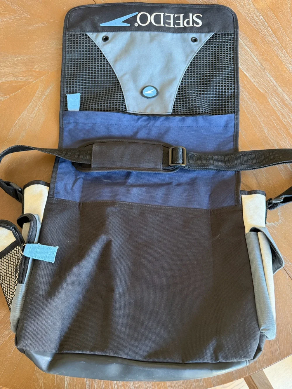 Speedo compartments exact